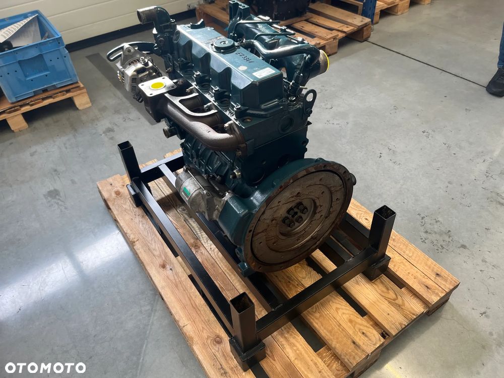 KUBOTA V2403 - 9