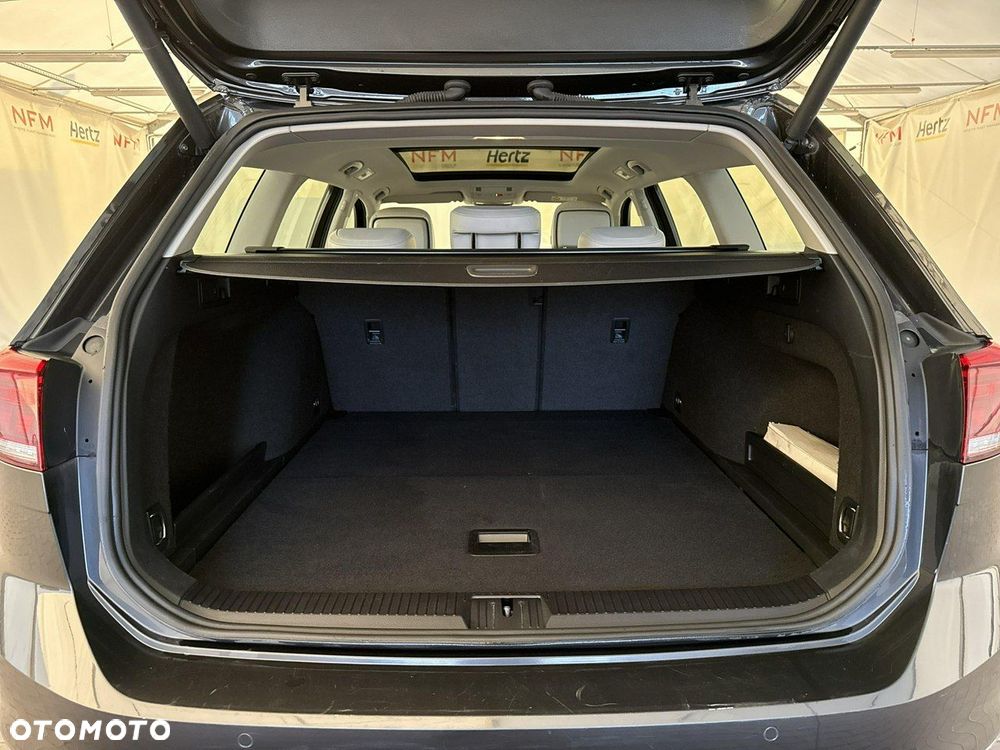 Volkswagen Passat - 20