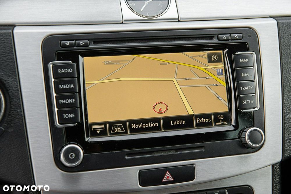 Volkswagen Passat - 20