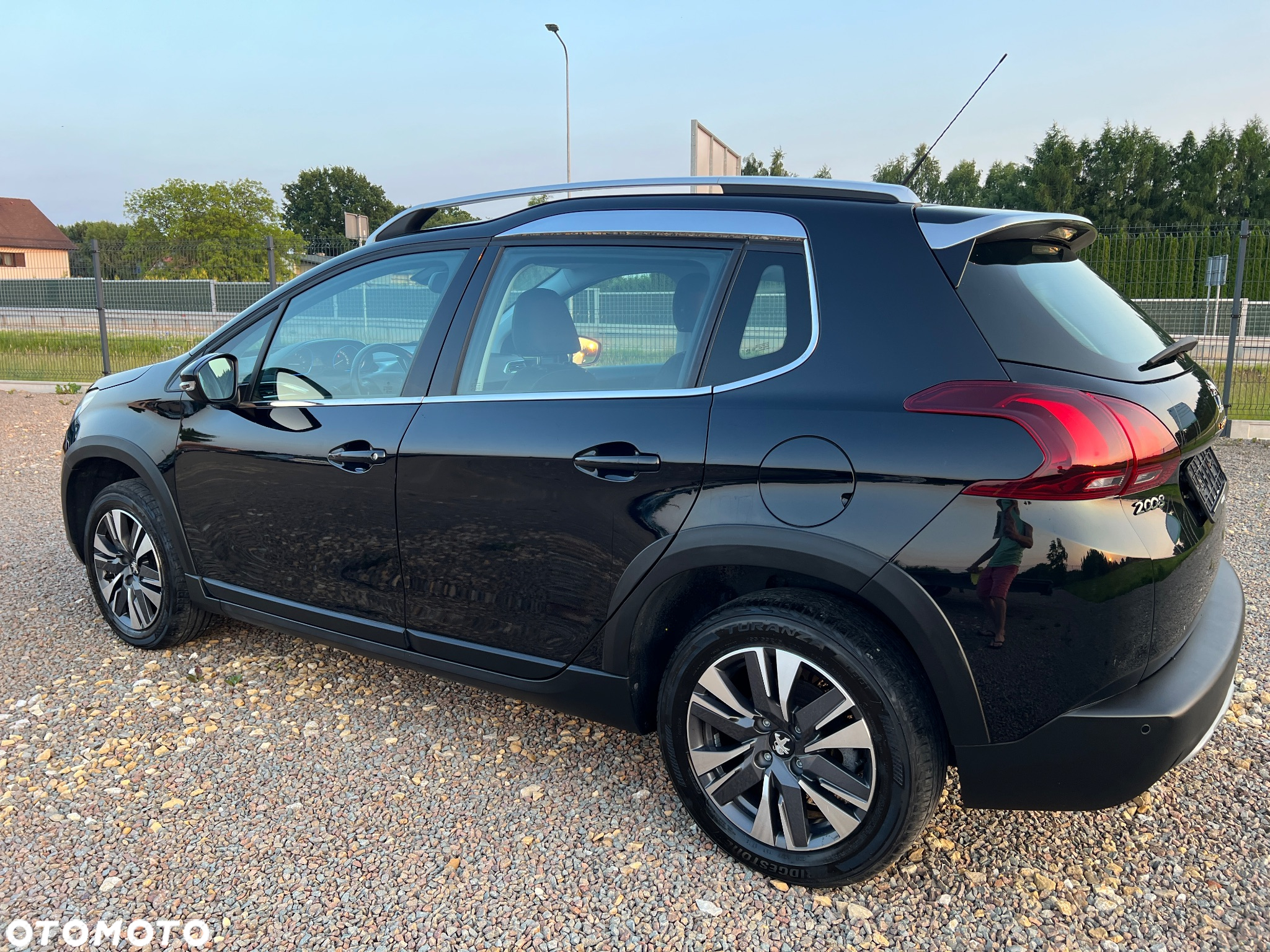 Peugeot 2008 1.2 Pure Tech Allure S&S - 7