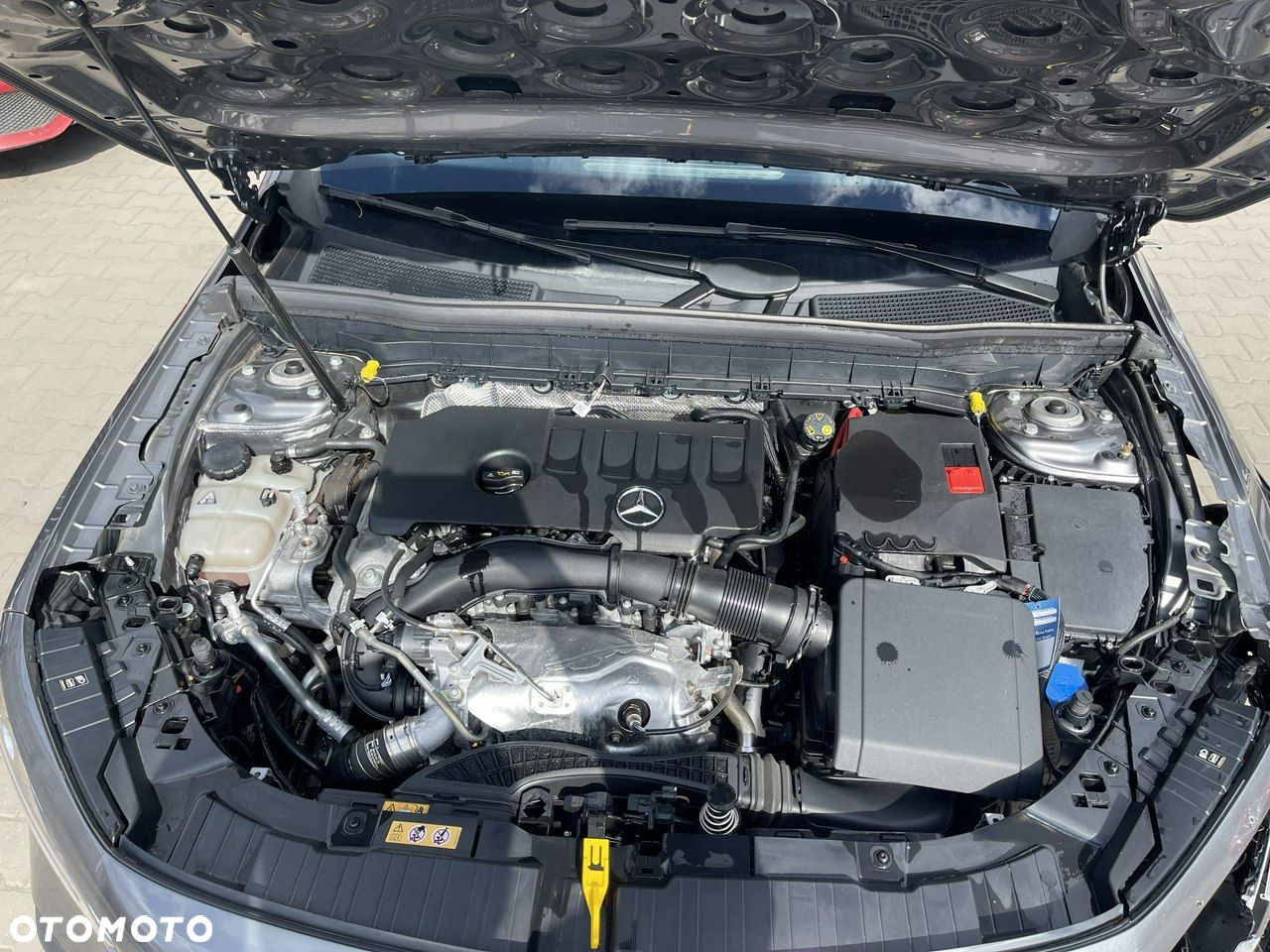 Mercedes-Benz GLB 250 8G-DCT AMG Line - 11