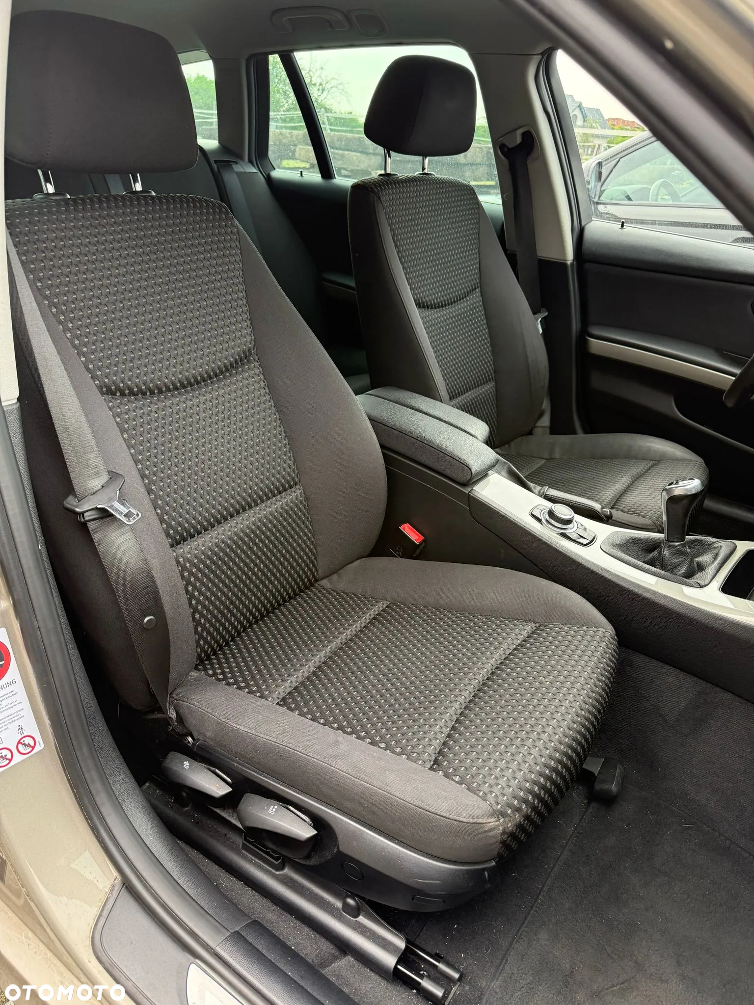 BMW Seria 3 320i Touring - 9