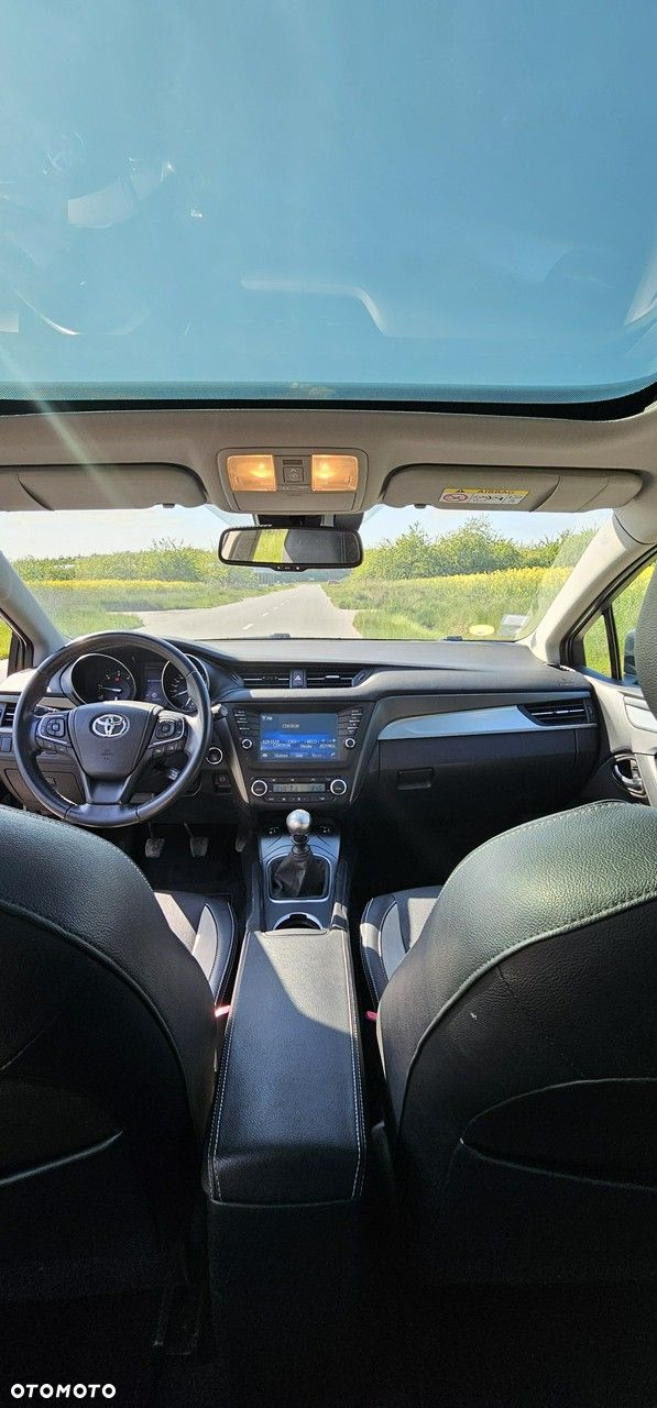 Toyota Avensis - 8
