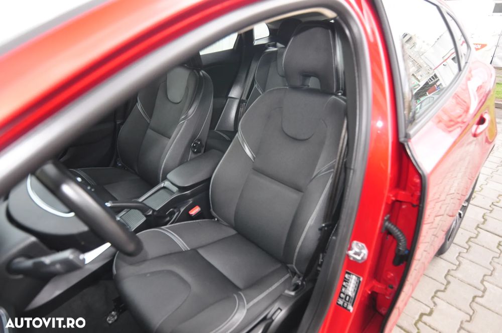 Volvo V40 T2 Geartronic Momentum - 6