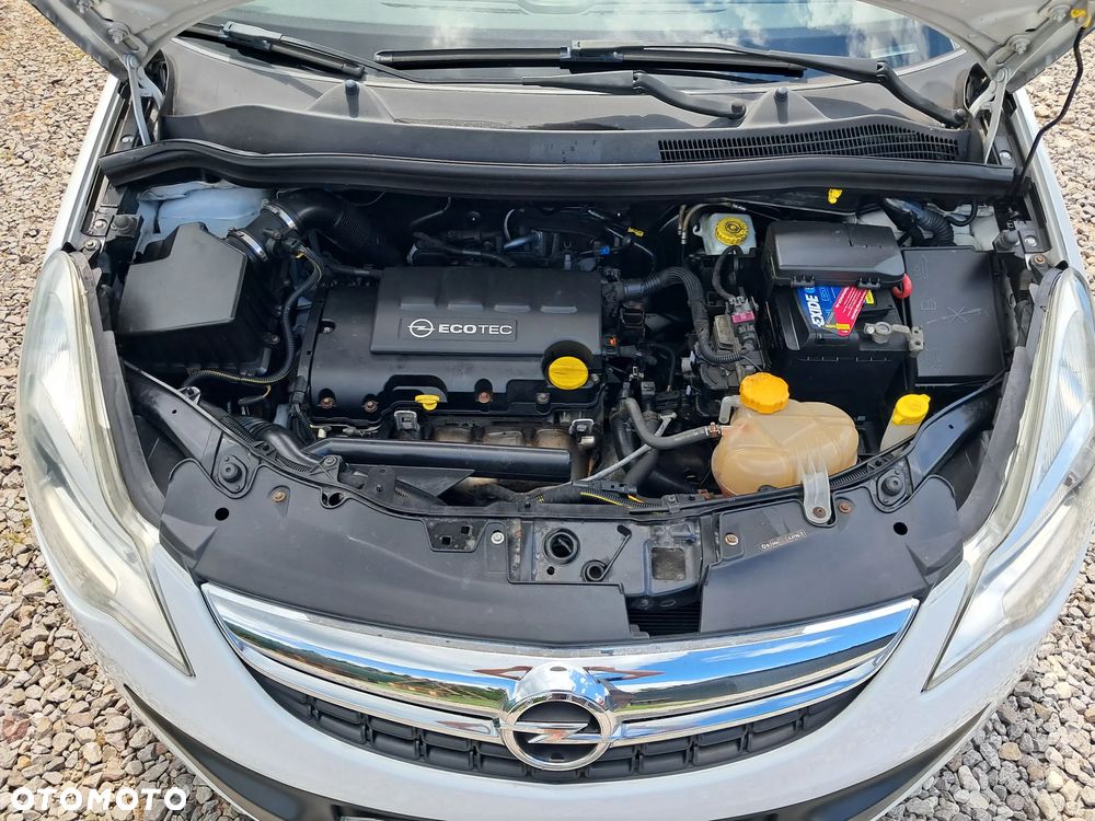 Opel Corsa 1.4 16V Cosmo - 13