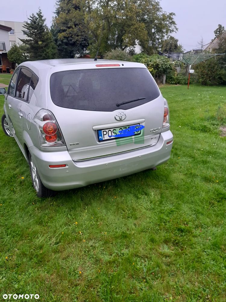 Toyota Corolla Verso 2.2 D-4D - 2