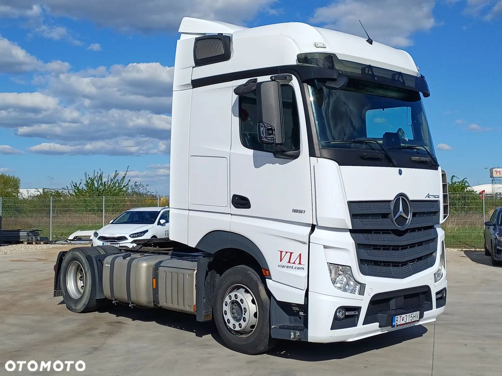 Mercedes-Benz Actros - 3