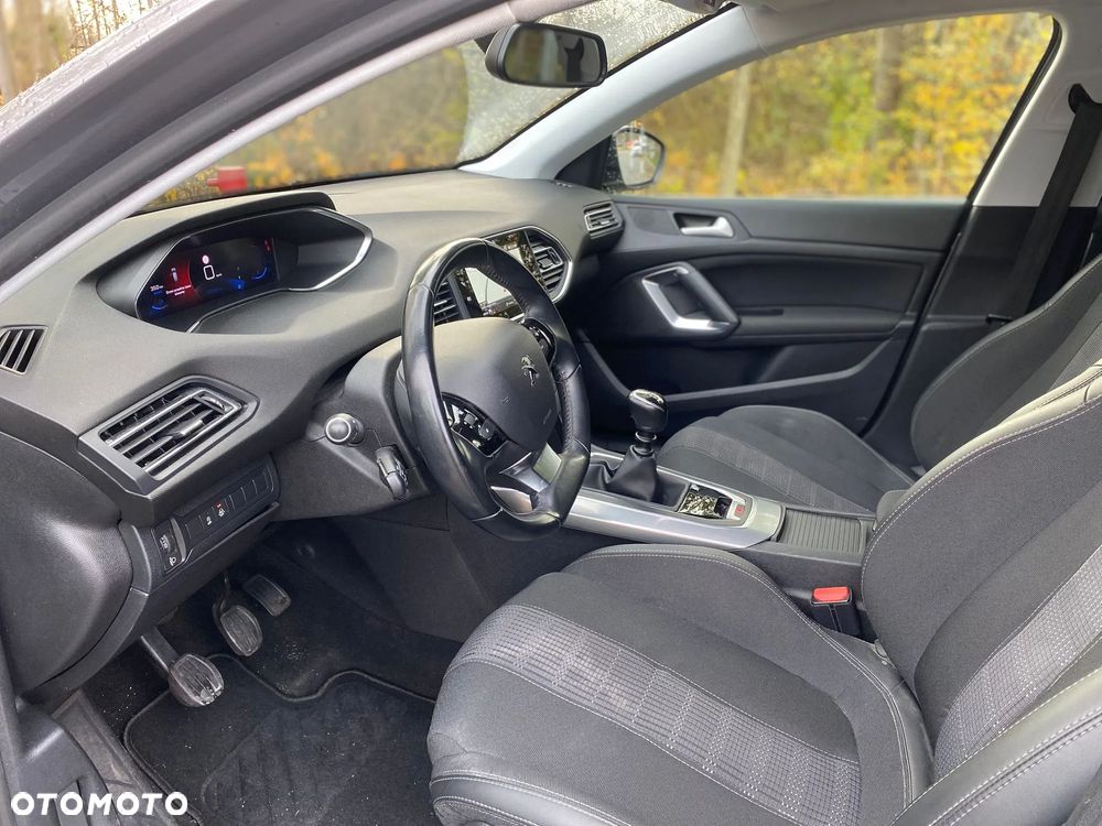 Peugeot 308 BlueHDi 130 Stop & Start Allure Pack - 11