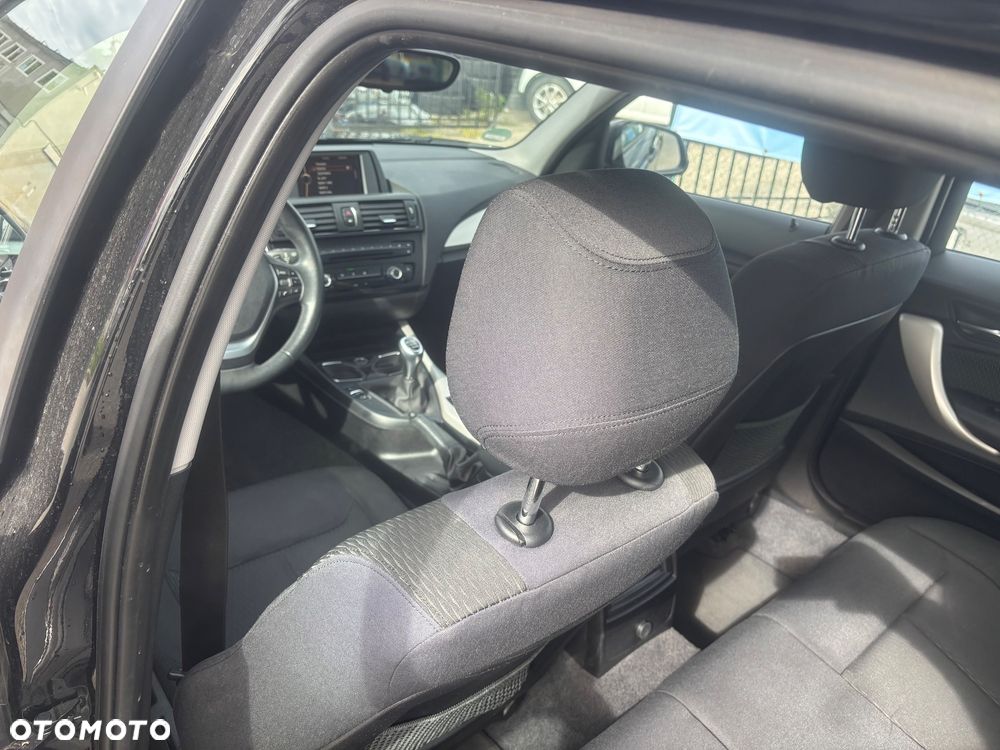 BMW Seria 1 116i - 23