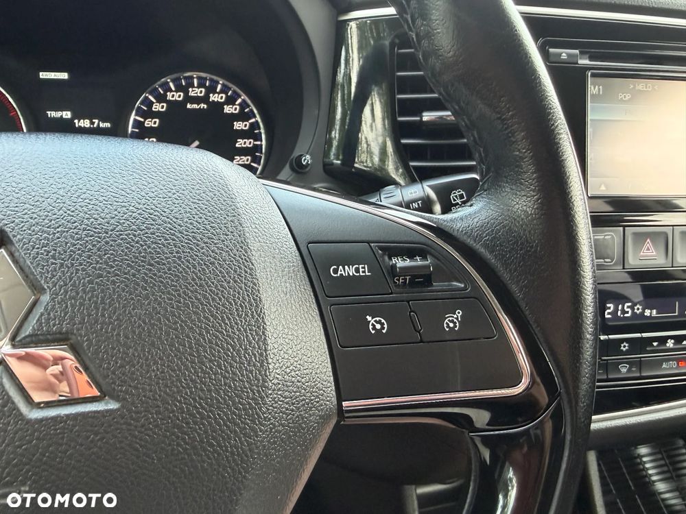 Mitsubishi Outlander 2.2 DI-D 4WD Invite - 24