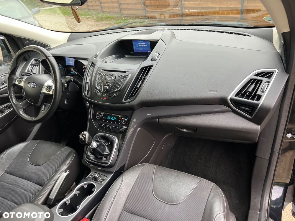 Ford Kuga - 16