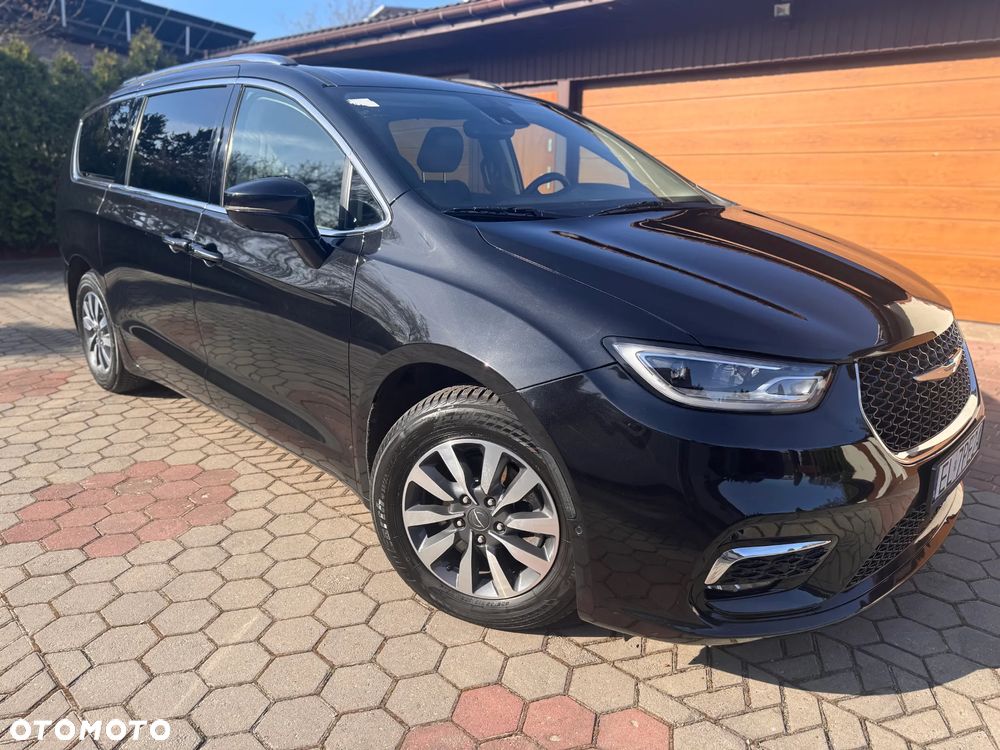 Chrysler Pacifica - 4