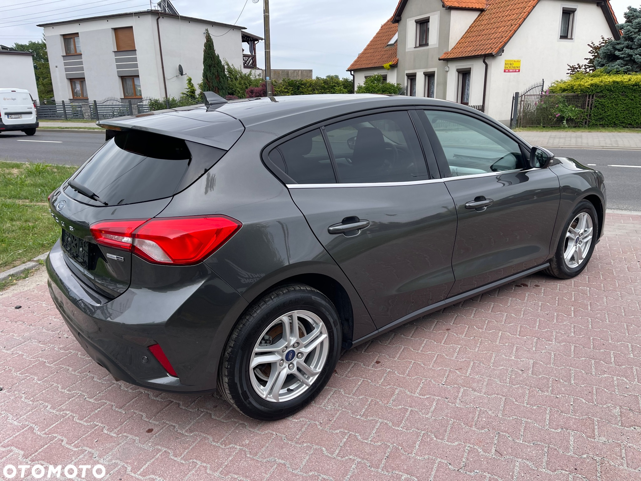 Ford Focus 1.0 EcoBoost Hybrid COOL&CONNECT - 12