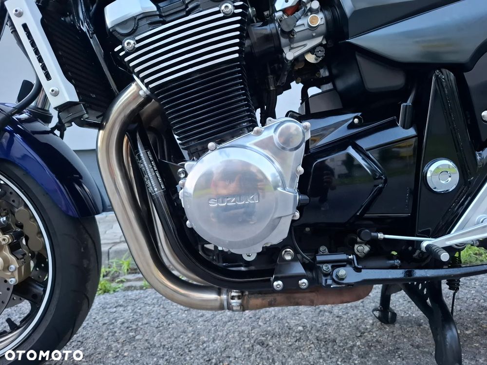 Suzuki GSX - 27