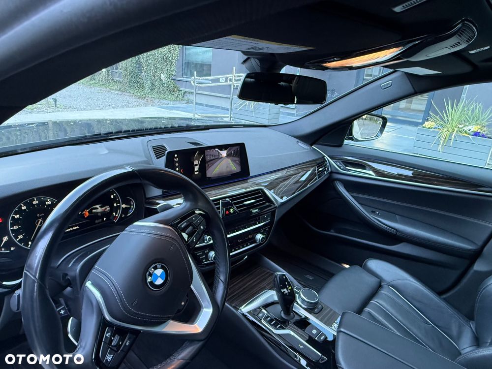 BMW Seria 5 530i xDrive Sport - 22