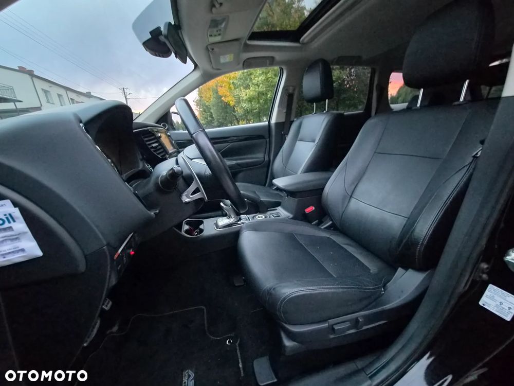 Mitsubishi Outlander - 25