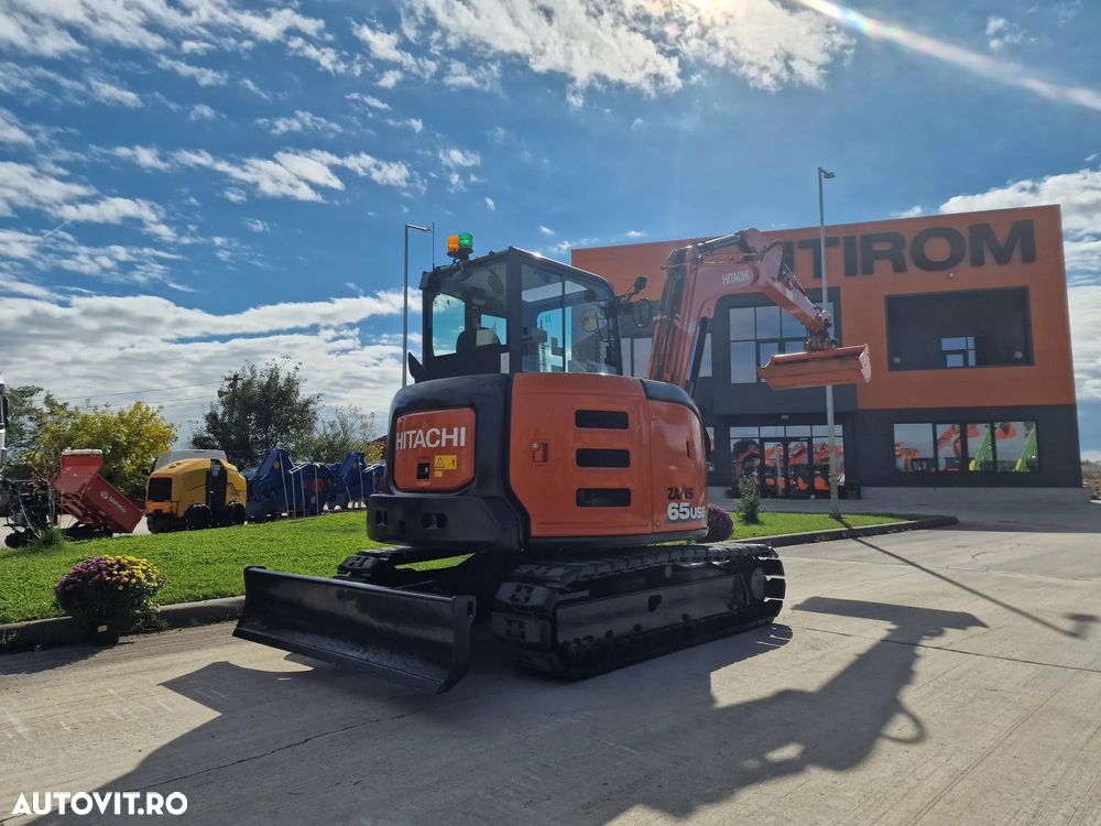 Hitachi ZX65-6, 2023, 1.208h, Masa operationoala 6,5t, lamaAd sapare 5m, CUPLA RAPIDA HIDRAULICA +3 CUPE NOI, senile cauciuc PAD 90% ok, Inst picon, Aer conditionat, Sistem antifurt, Ridica 3t, posibilitate leasing 4 ani, STARE CA NOU-PROMOTIE 55.900 EUR+Tva - 2