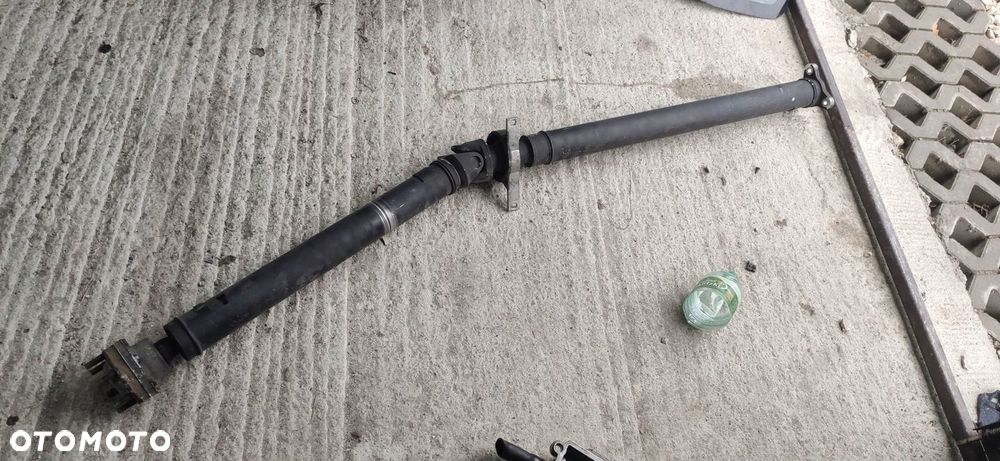 WAŁ NAPĘDOWY Z PODPORĄ BMW 7 E65 3.6 V8 - 1