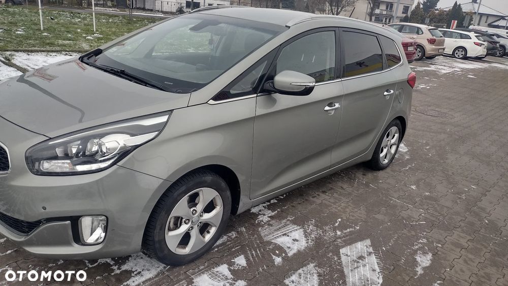 Kia Carens 1.7 CRDi L 7os - 14