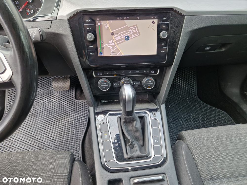 Volkswagen Passat 2.0 TDI Business DSG - 15
