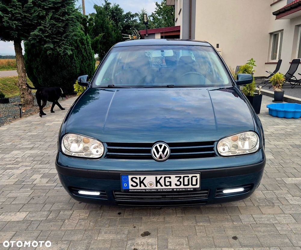 Volkswagen Golf - 2