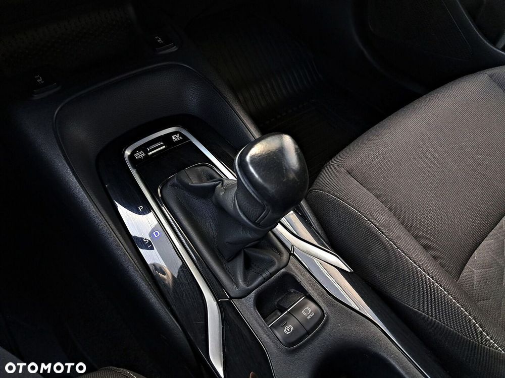 Toyota Corolla 2.0 Hybrid Comfort - 25