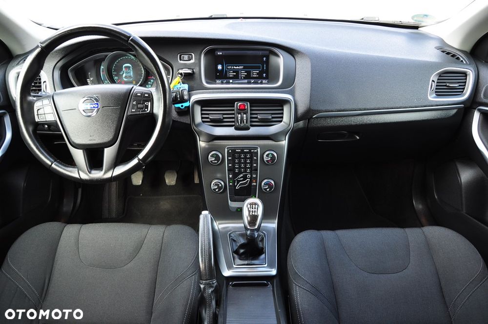 Volvo V40 D2 Momentum - 32