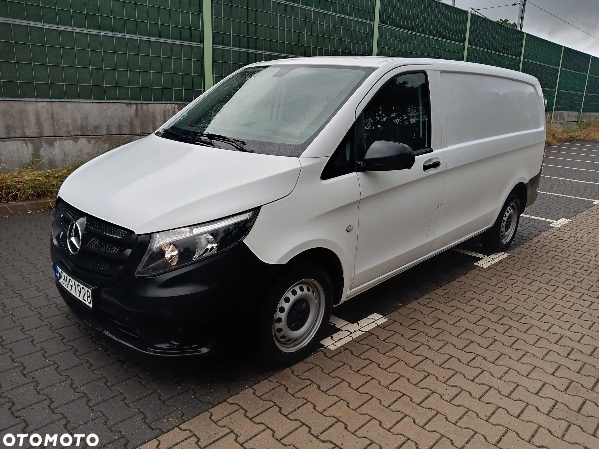 Mercedes-Benz VITO 111 - 1