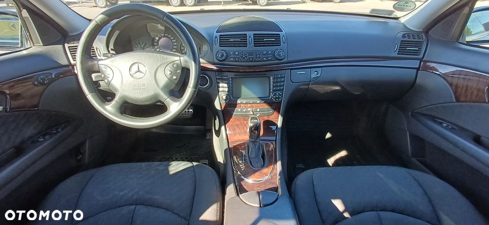 Mercedes-Benz E-Class 2002 photo 5