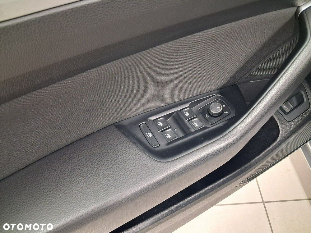 Volkswagen Passat - 22