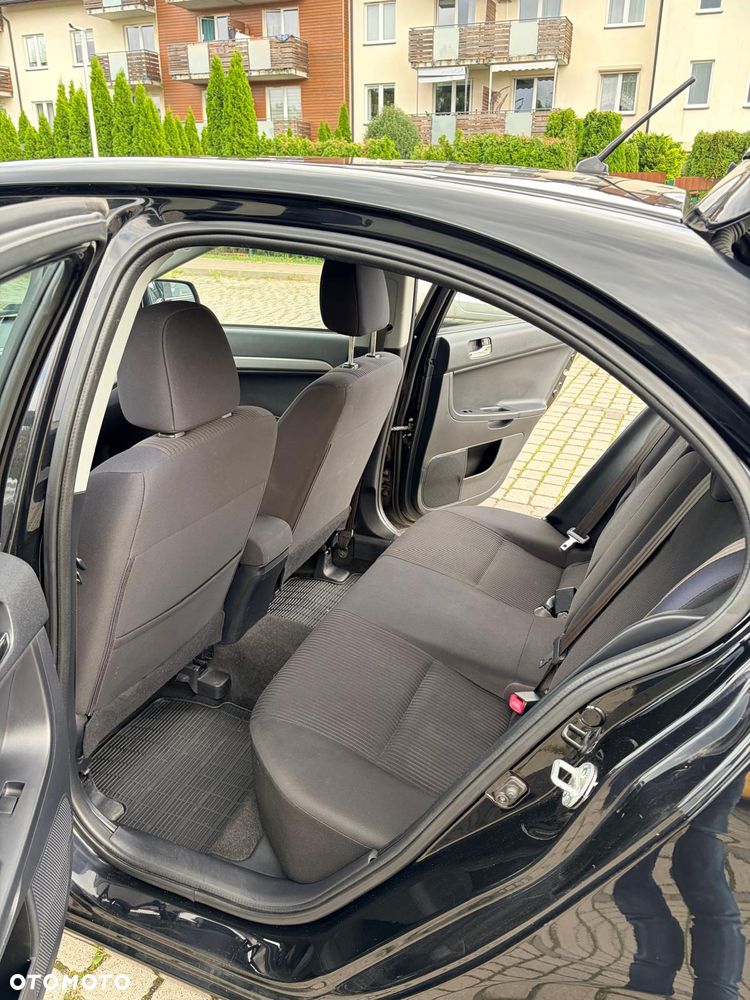 Mitsubishi Lancer 1.6 Invite - 11