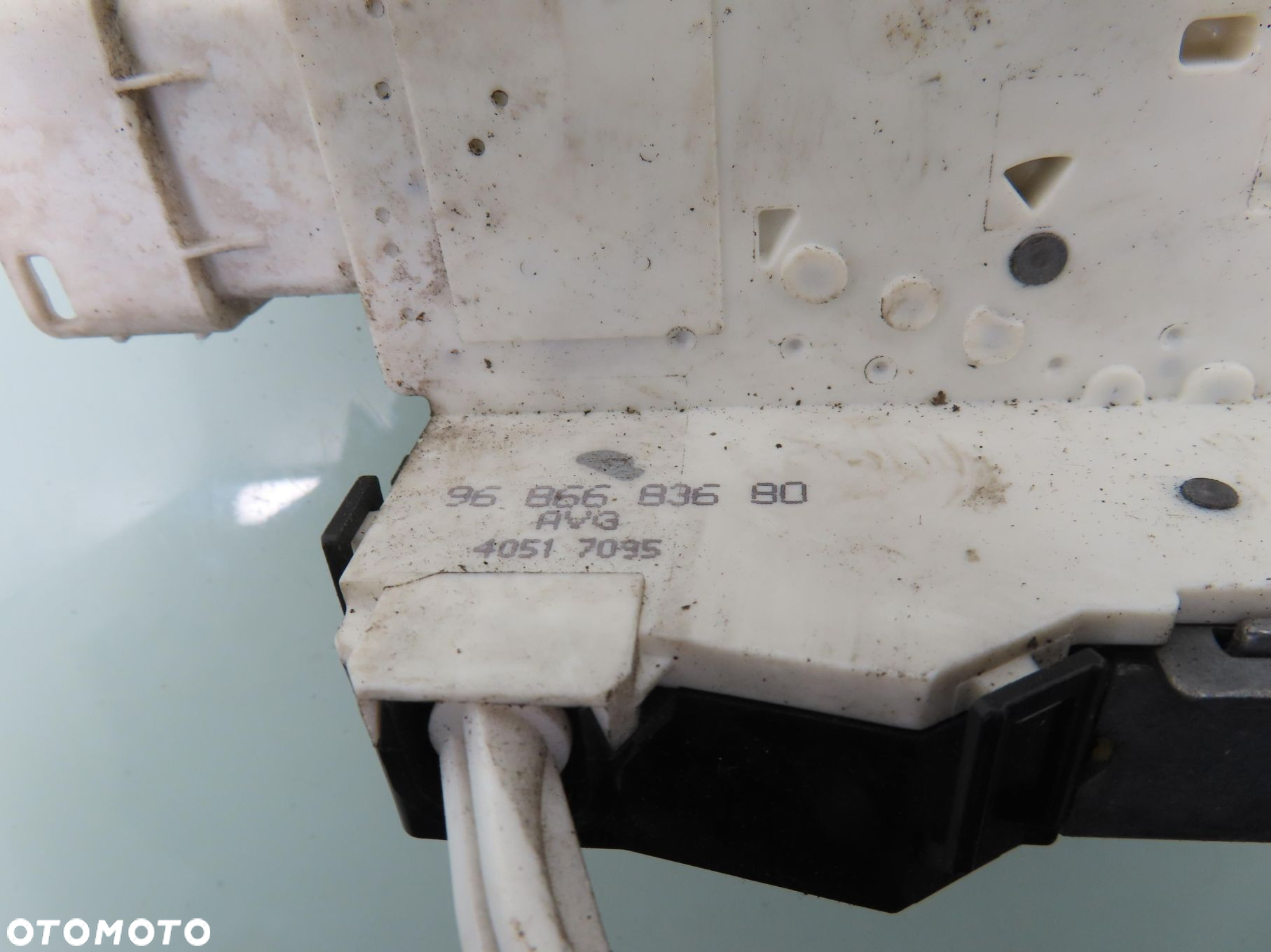 ZAMEK LEWY PRZEDNI PEUGEOT 407 9686683680 6 PIN - 5