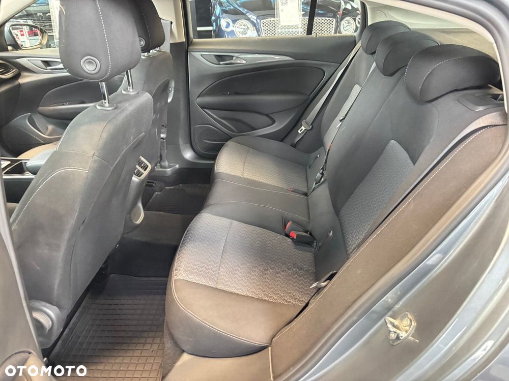 Opel Insignia - 24