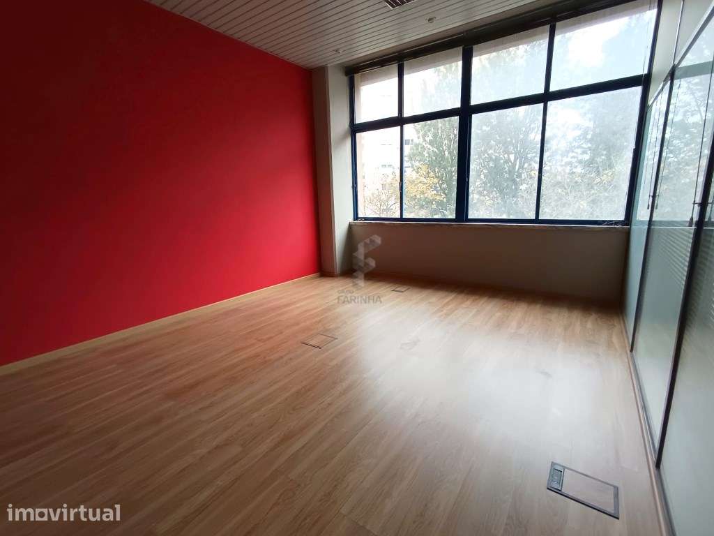 Escritório com 315 m2 no Edifício Empresarial - Grande imagem: 4/10