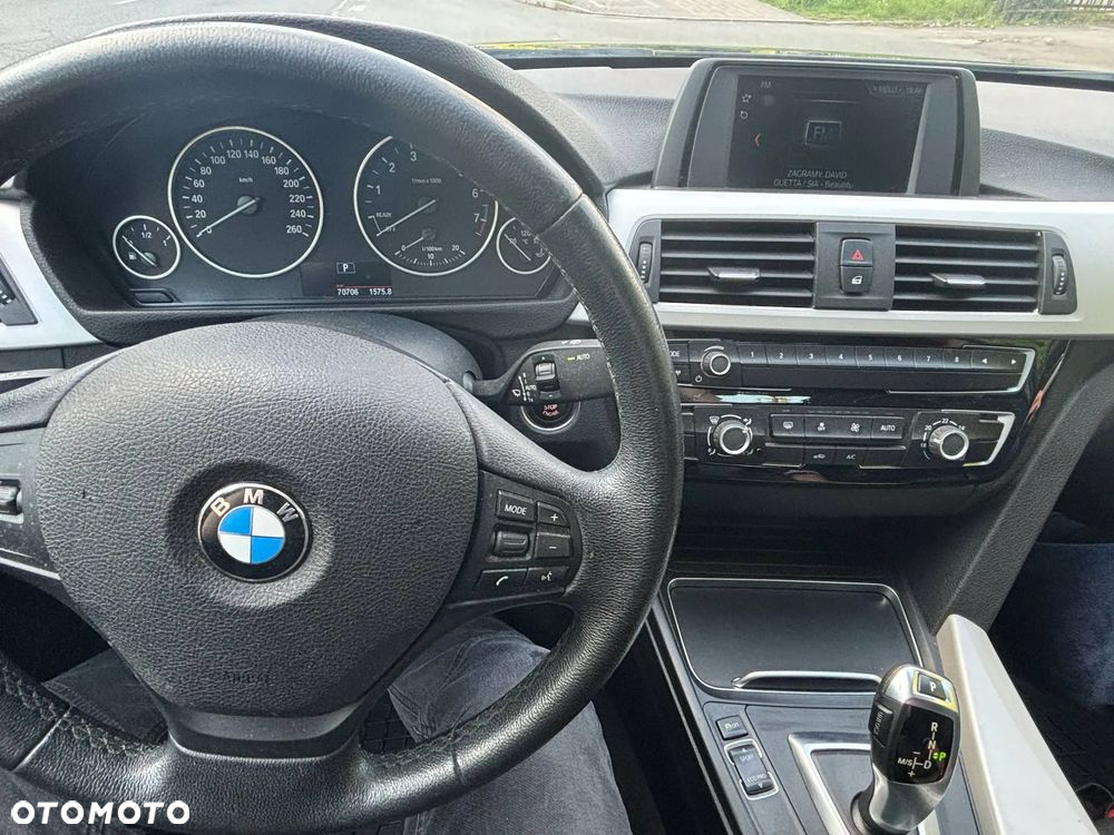 BMW Seria 3 318i - 17