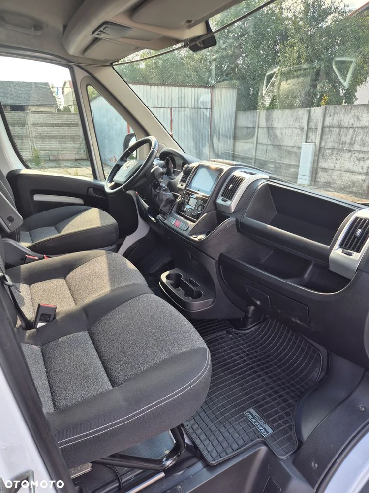 Fiat DUCATO 2.3 180KM SPOJTRAK TWINCAB PLANDEKA FIRANA 8EP KLIMATRONIK WEBASTO NAWIGACJA PODUSZKI SERWIS ASO FV23% ZADBANY BEZ WKŁADU FINANSOWEGO - 13