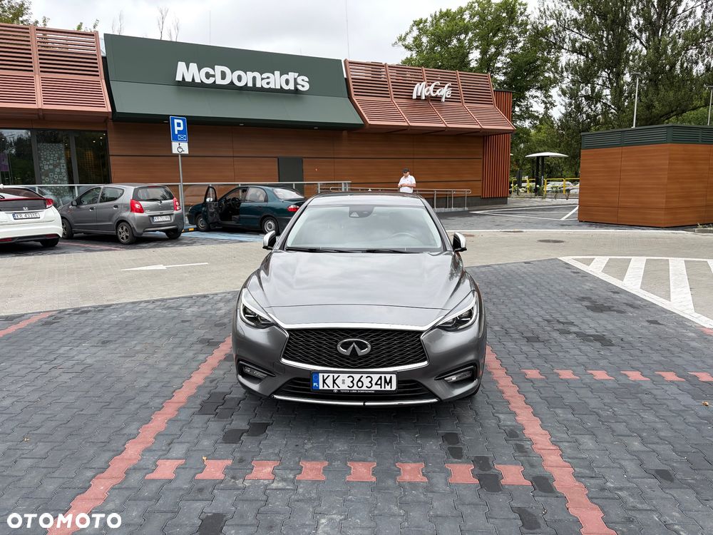 Infiniti Q30 1.5d Premium 7DCT - 1