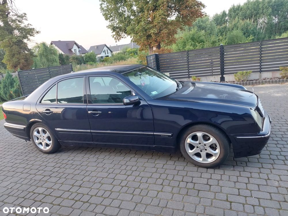 Mercedes-Benz Klasa E - 1