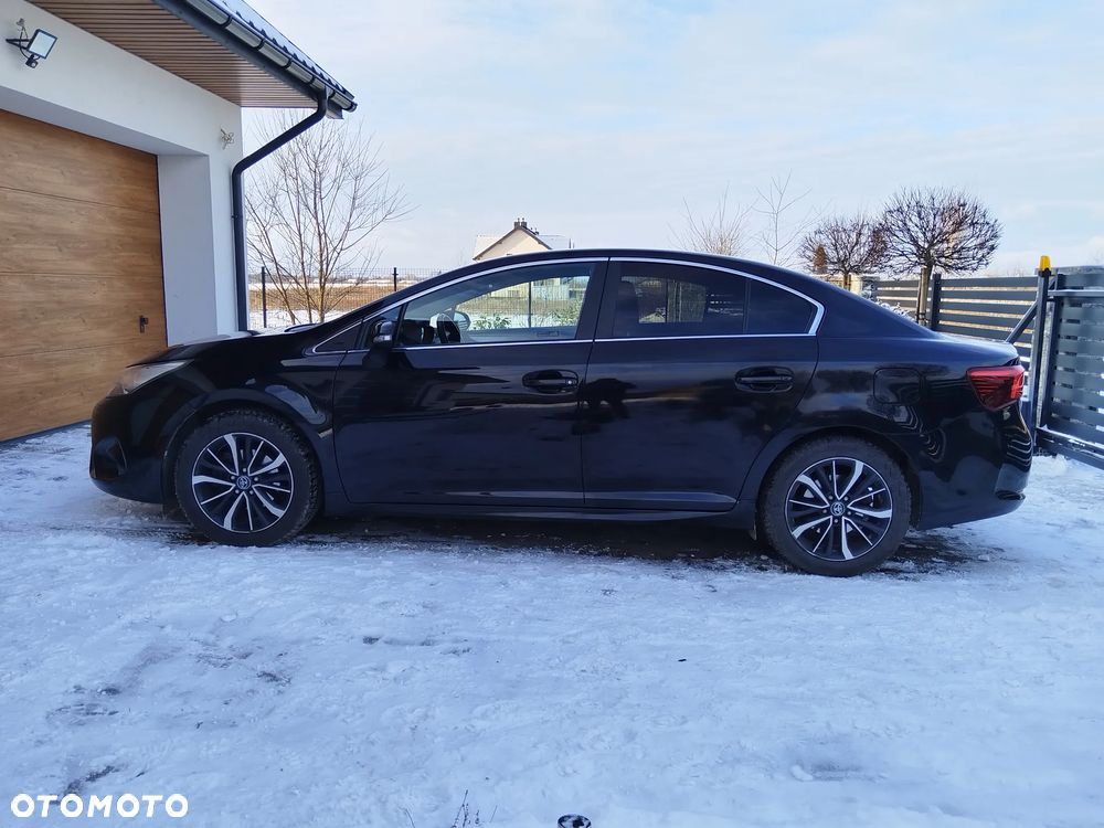 Toyota Avensis 1.8 Premium MS - 11