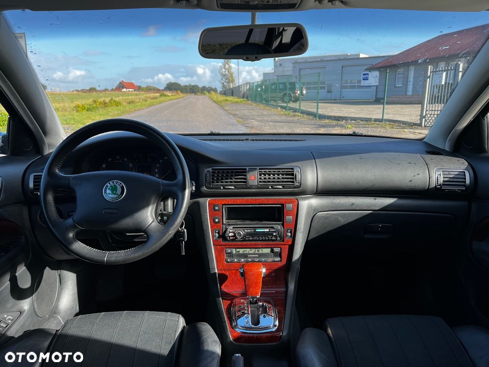 Skoda Superb 2.8 V6 Automatik Elegance - 13