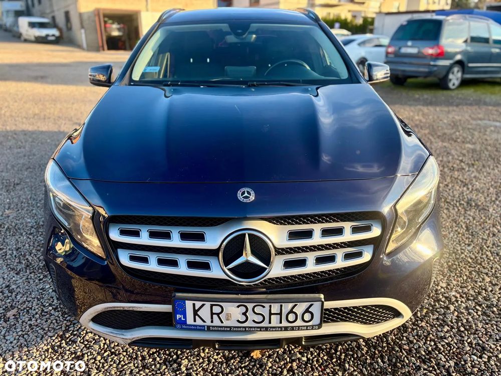 Mercedes-Benz GLA 180 7G-DCT - 3