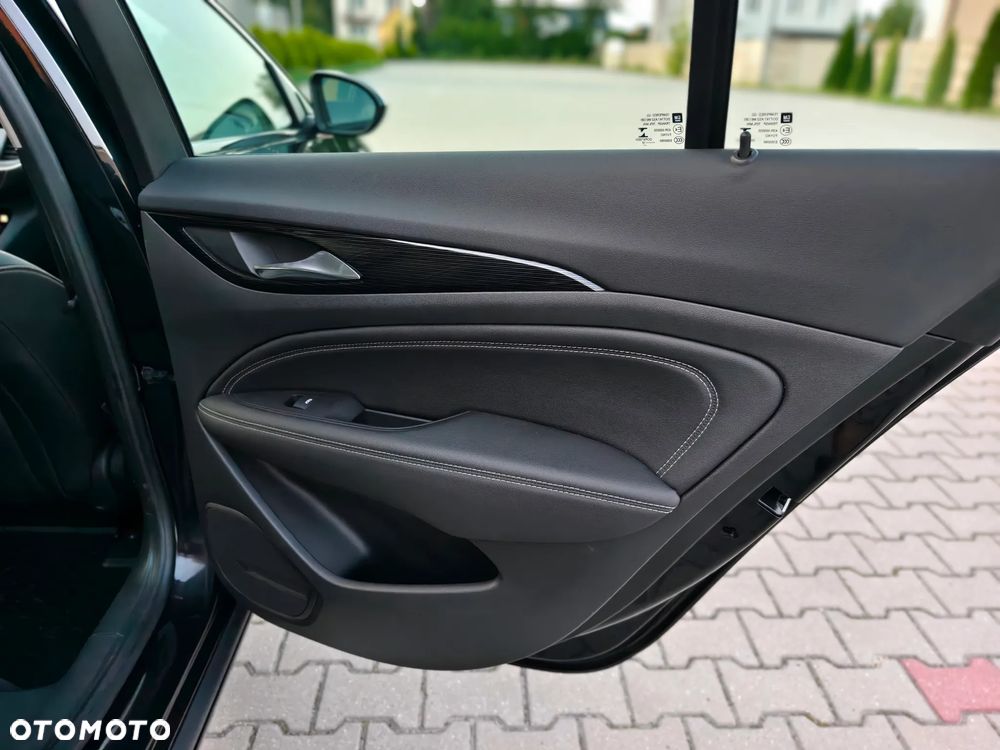 Opel Insignia 2.0 CDTI Cosmo S&S - 26