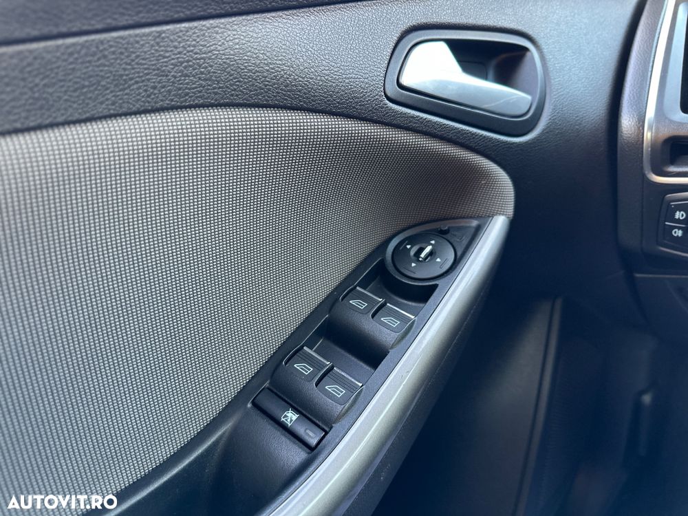 Ford Focus 1.6 TDCi DPF Champions Edition - 30