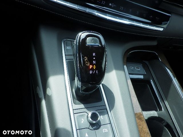 Cadillac Escalade - 38
