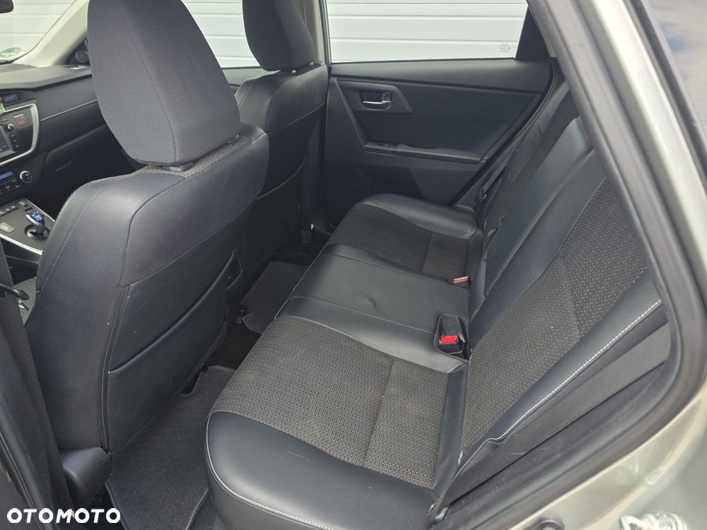 Toyota Auris 1.8 HSD Luna - 34