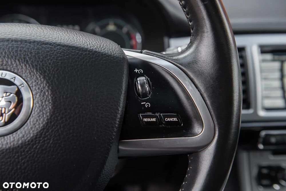 Jaguar XF 2.2 D Luxury - 21