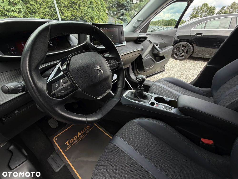 Peugeot 2008 1.2 PureTech Allure Pack S&S - 19
