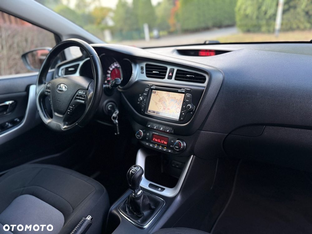 Kia Ceed 1.6 GDI Edition 7 - 32