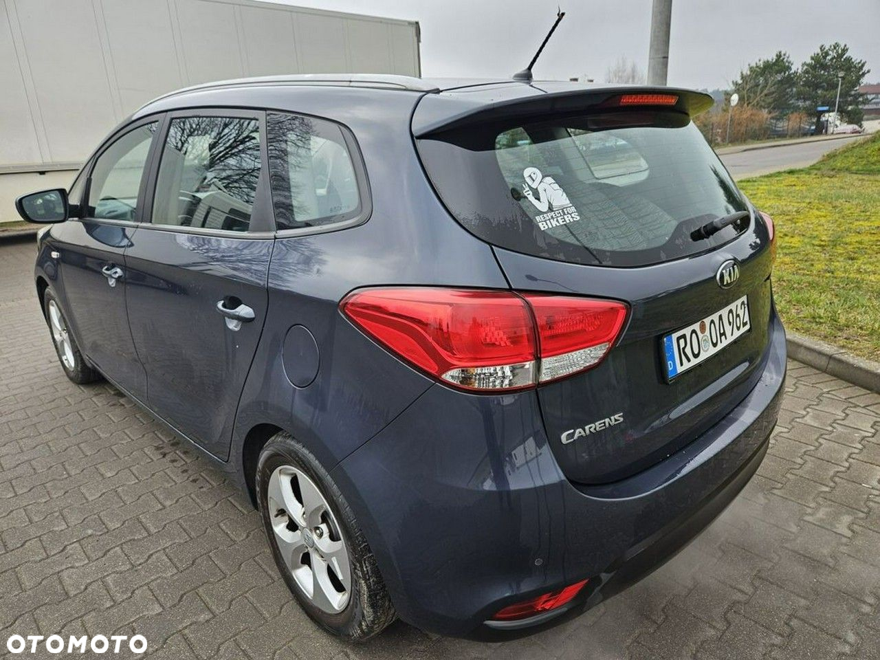 Kia Carens - 3