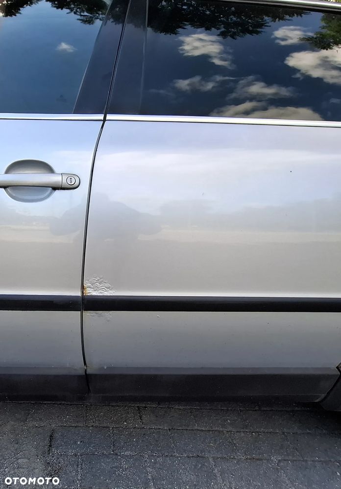 Volkswagen Passat 1.9 TDI Comfortline - 5